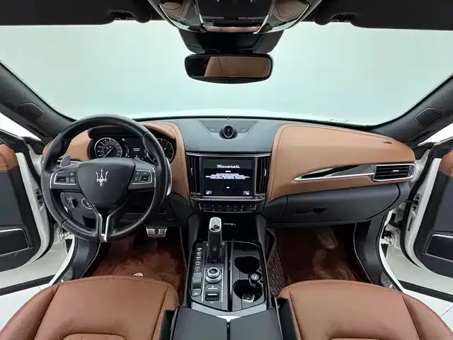 Maserati Levante — фото 9