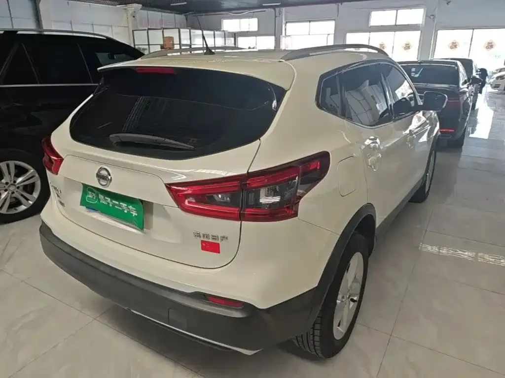 Nissan Qashqai — фото 10