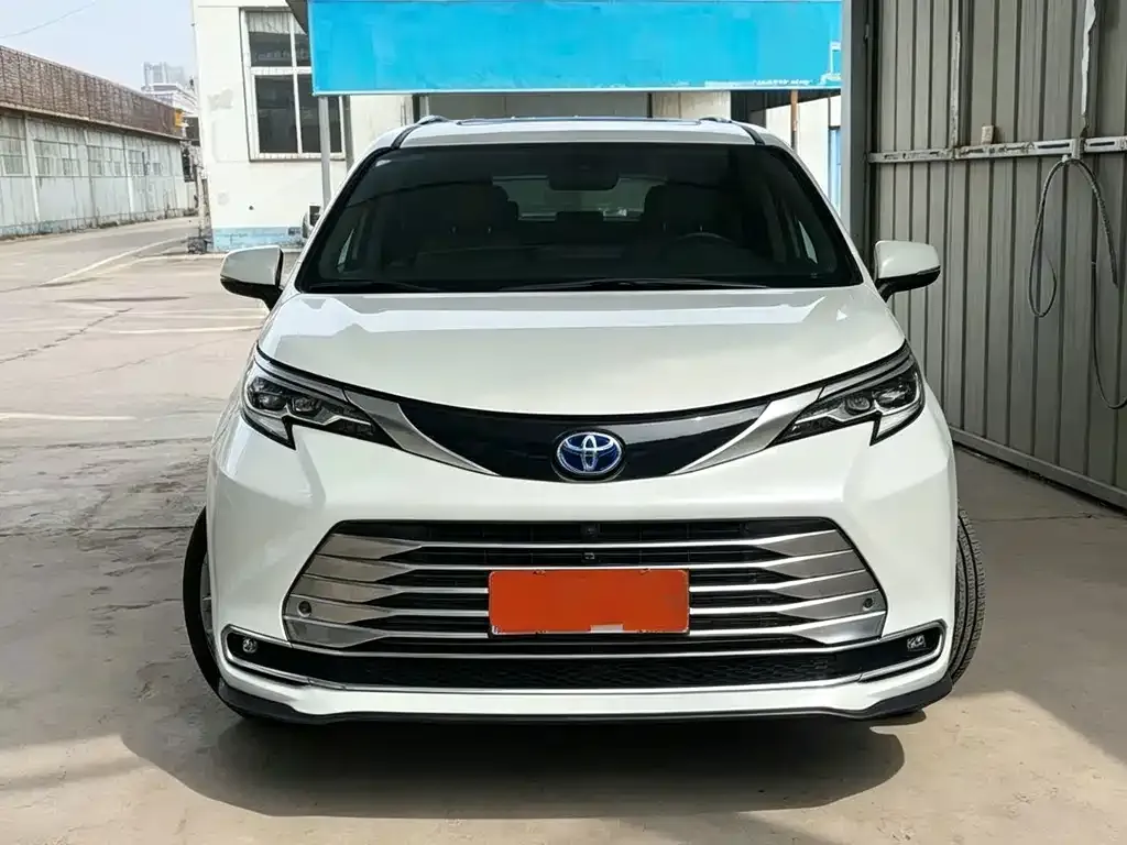 Toyota Sienna — фото 7