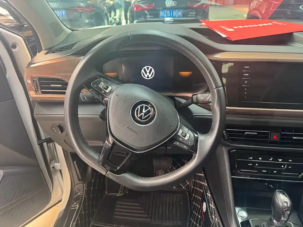 Volkswagen Tharu — фото 3