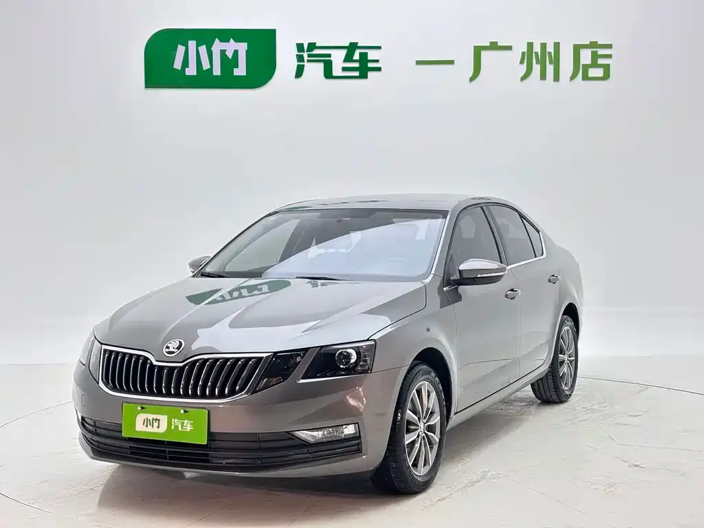Skoda Octavia — фото 1