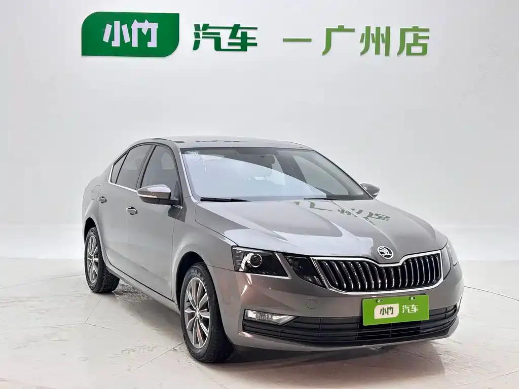 Skoda Octavia — фото 2