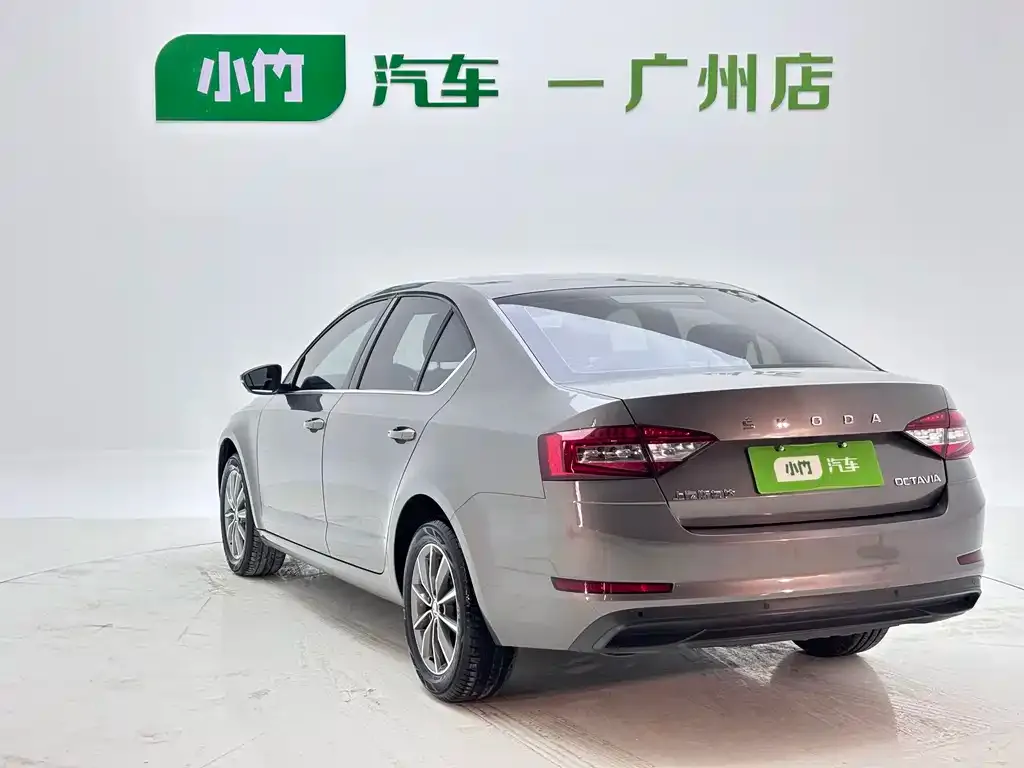 Skoda Octavia — фото 3