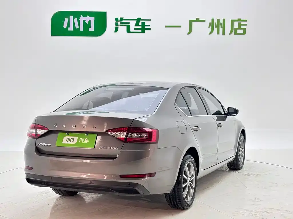 Skoda Octavia — фото 7