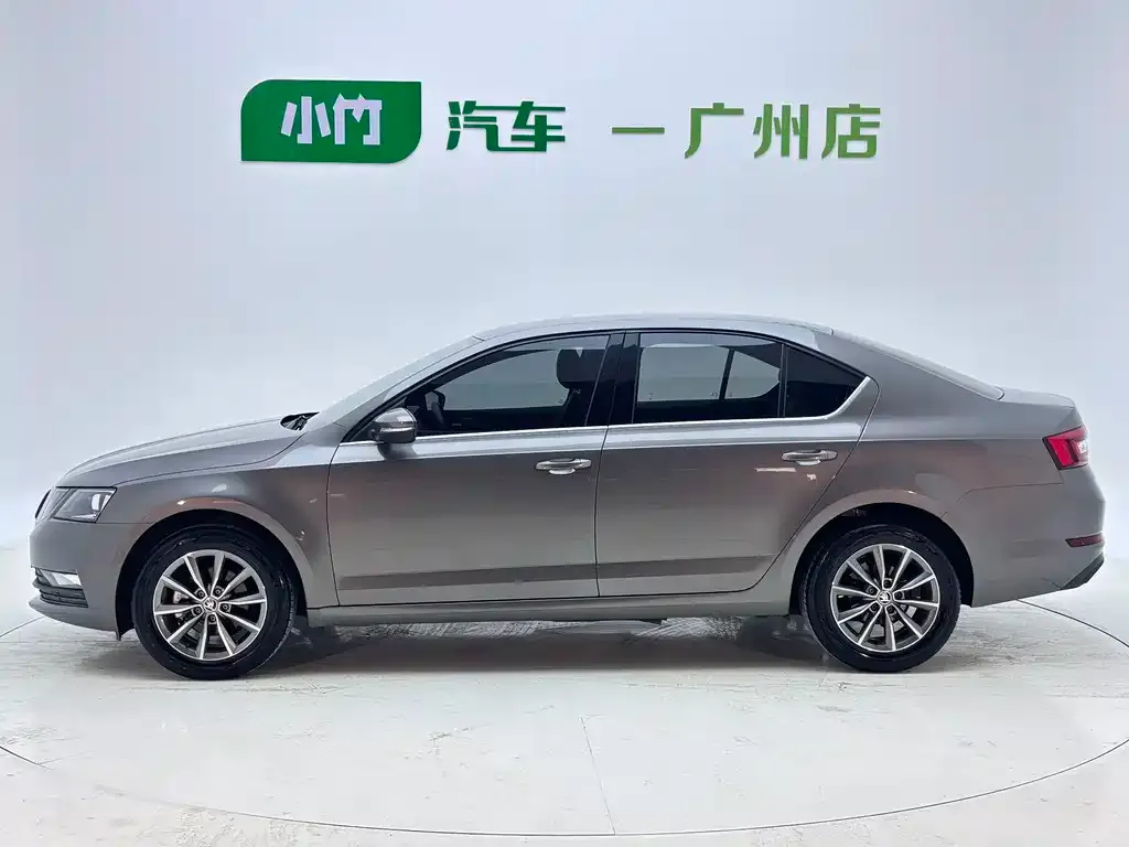 Skoda Octavia — фото 10