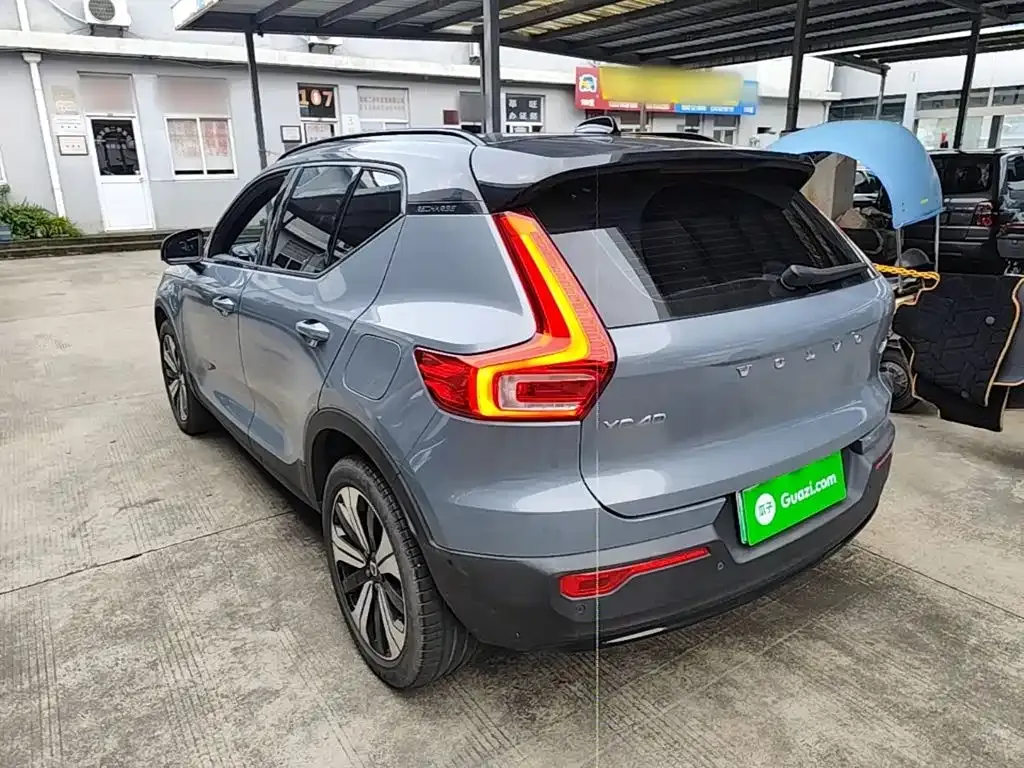 Volvo XC40 NEV — фото 10