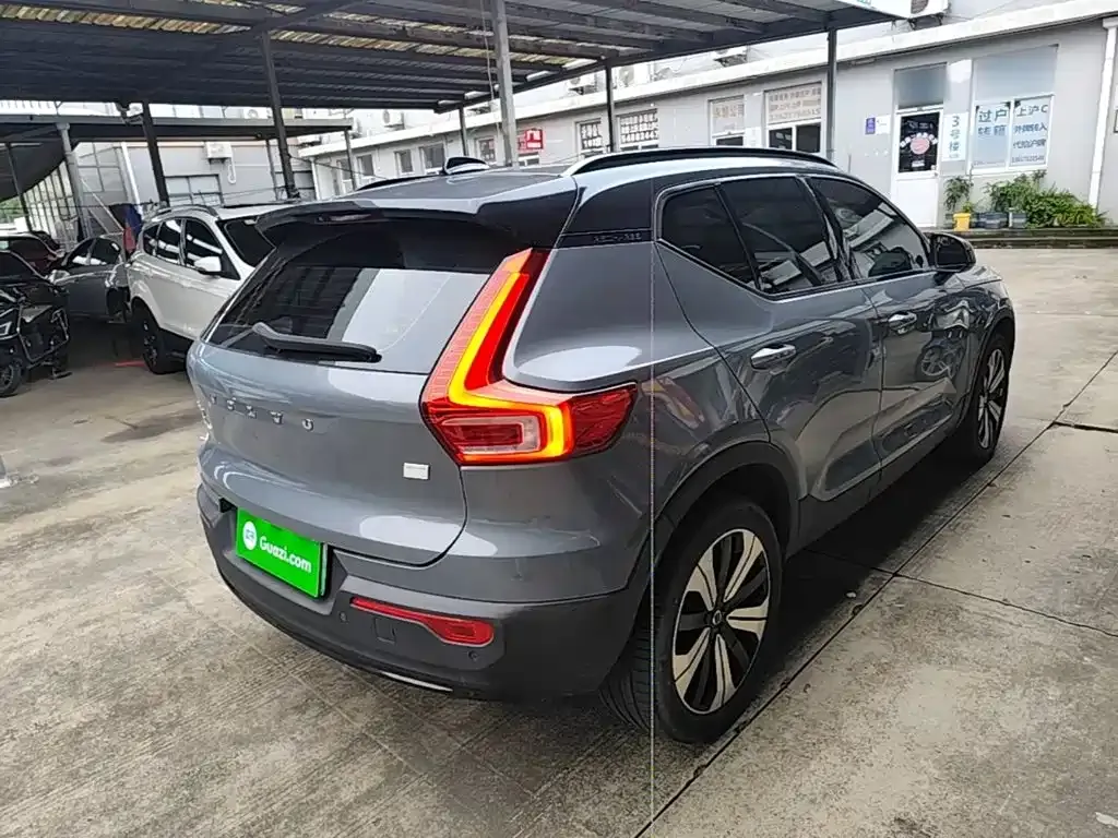 Volvo XC40 NEV — фото 6