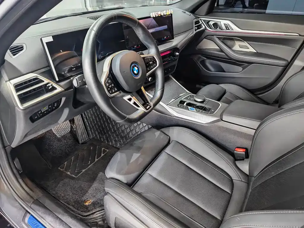 BMW i4 — фото 9