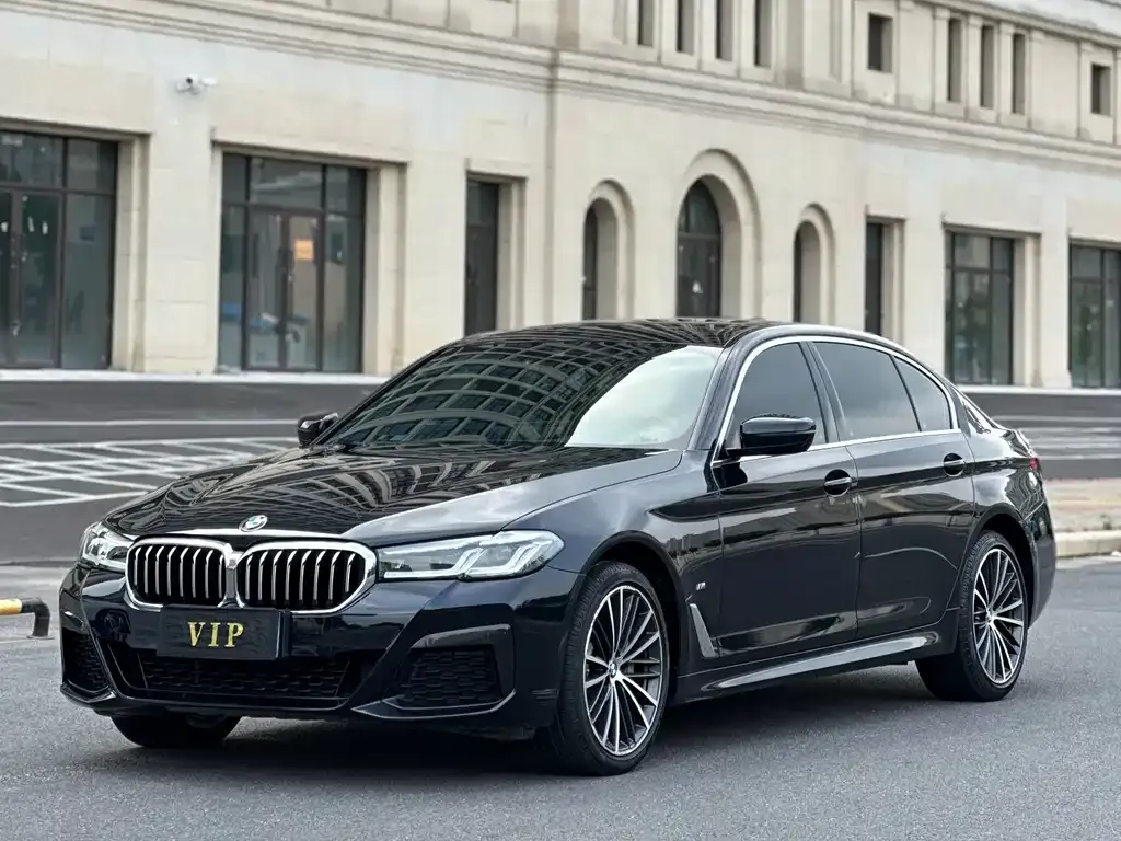 BMW 5 Series — фото 1