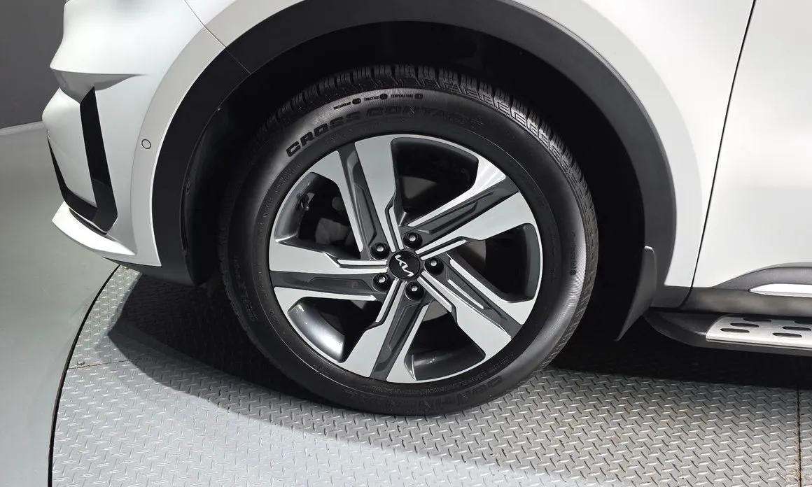 Kia Sorento — фото 8