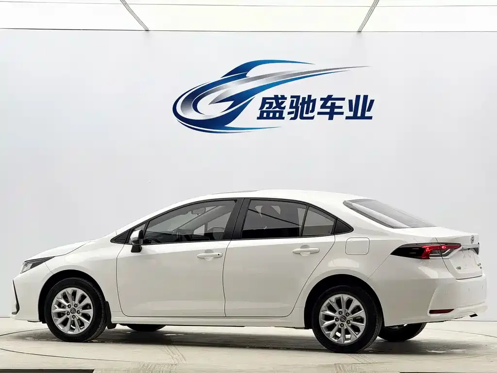 Toyota Corolla — фото 6