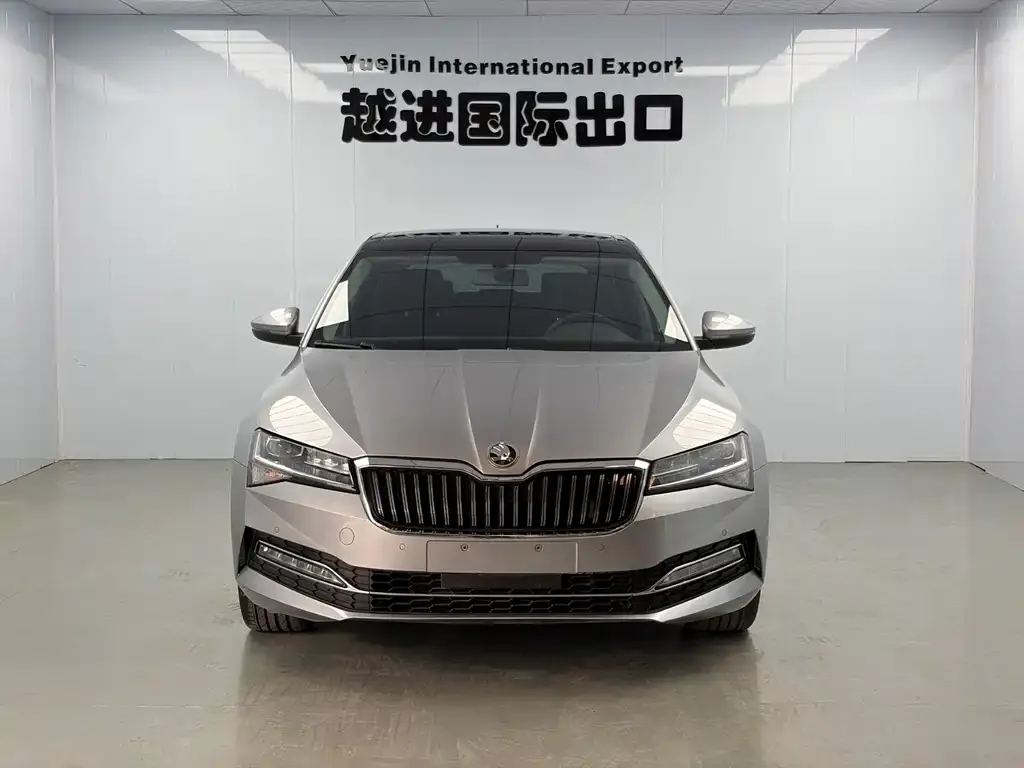 Skoda Superb — фото 3