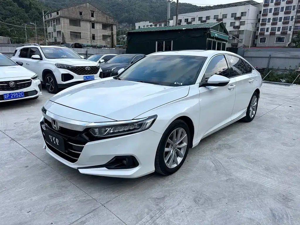 Honda Accord — фото 1