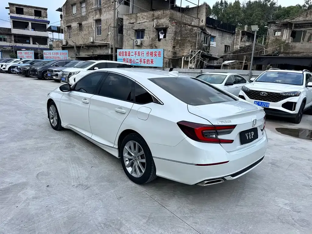 Honda Accord — фото 5