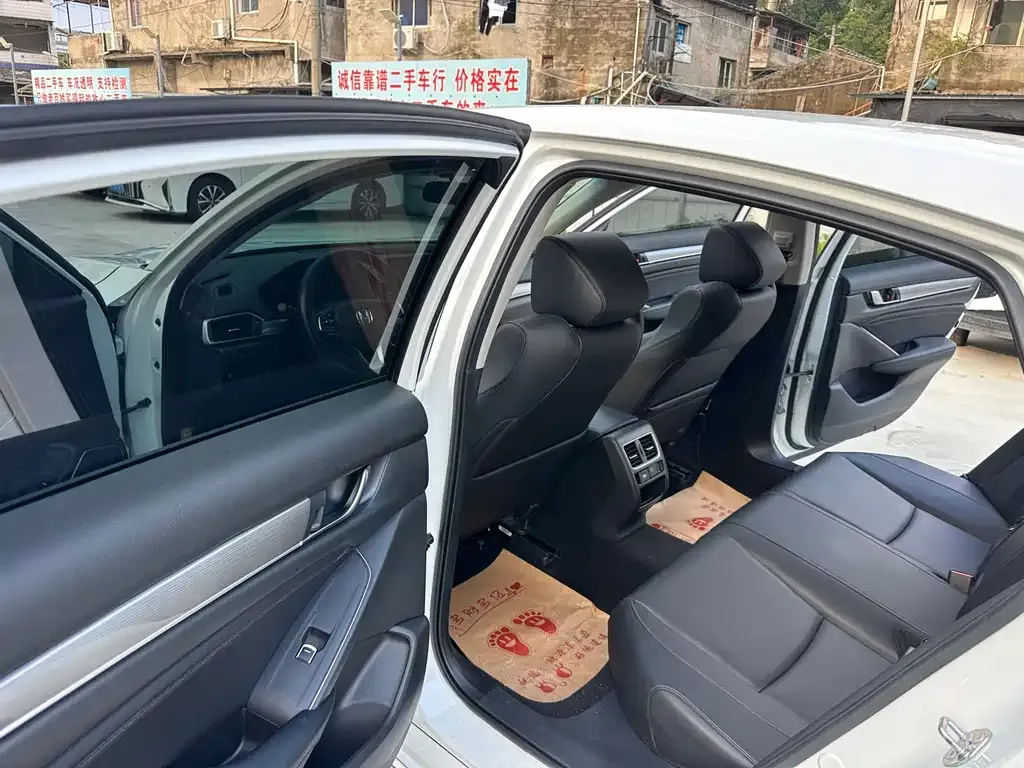Honda Accord — фото 2