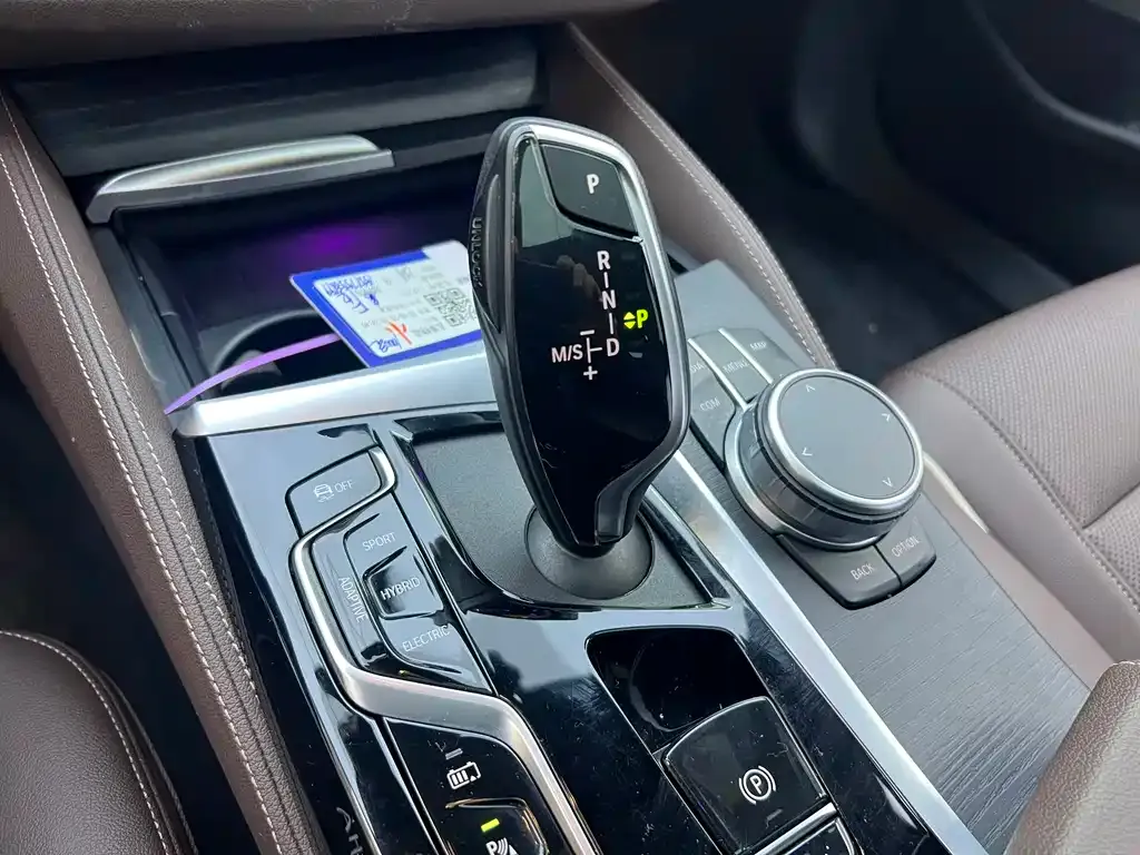BMW 5 Series New Energy — фото 10