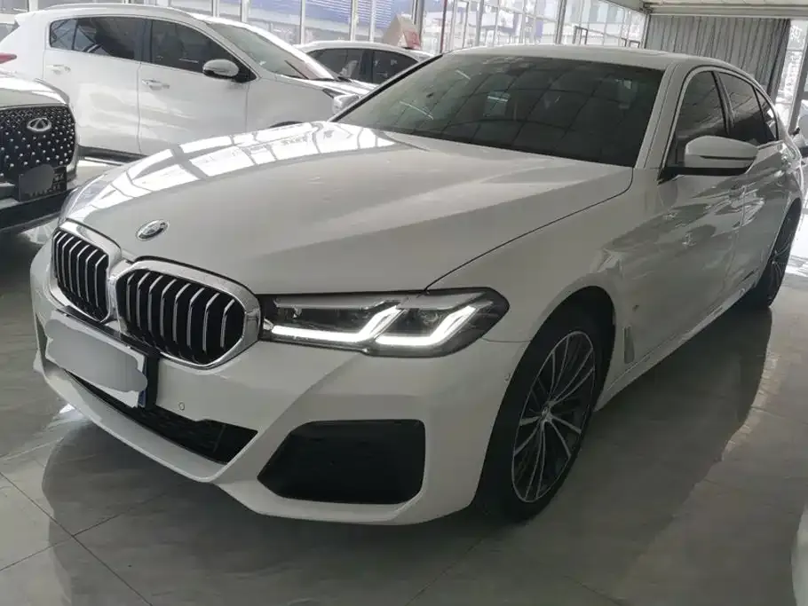 BMW 5 Series — фото 1