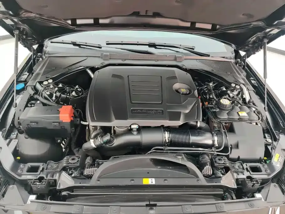 Jaguar XEL — фото 9