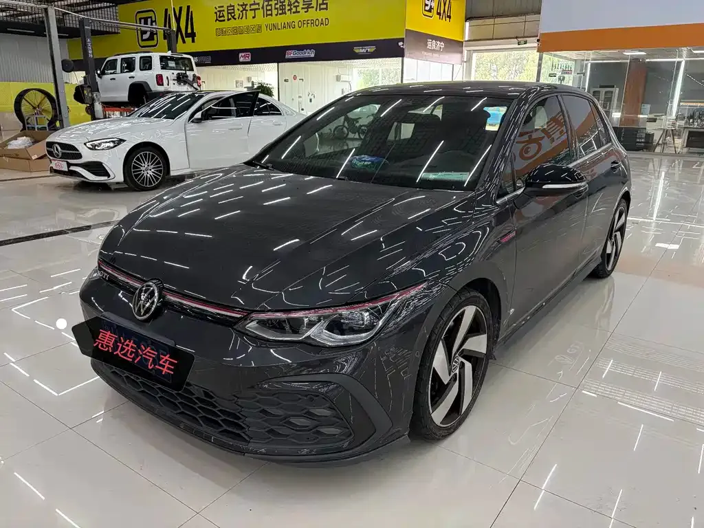 Volkswagen Golf GTI — фото 1
