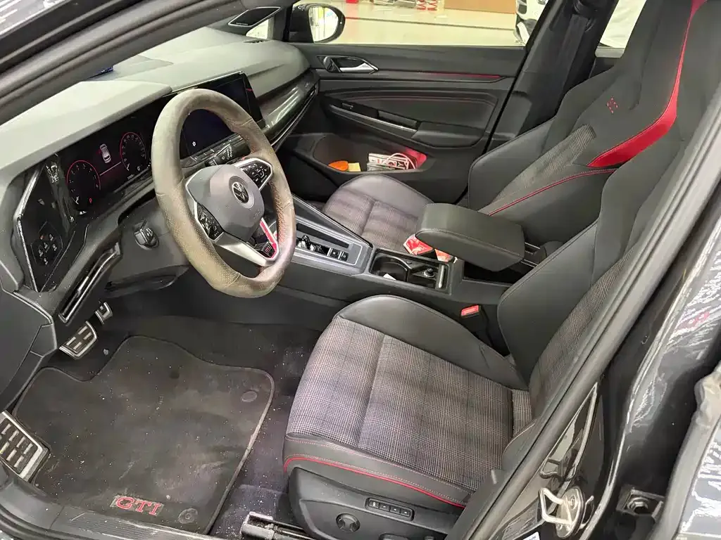 Volkswagen Golf GTI — фото 4