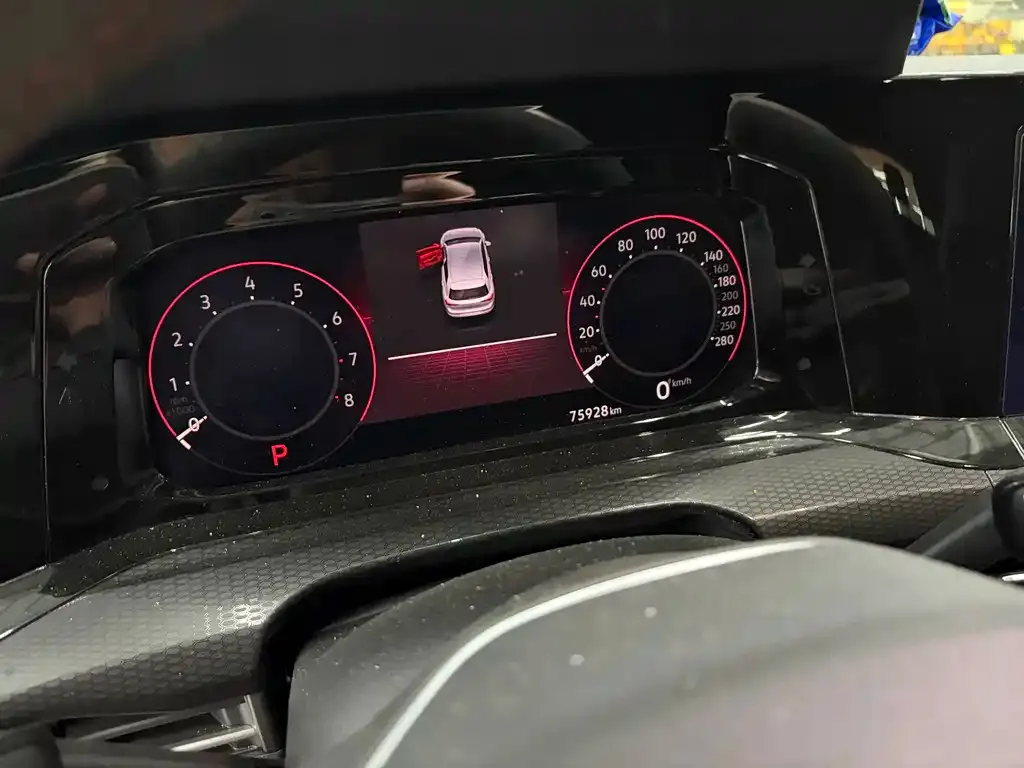 Volkswagen Golf GTI — фото 6