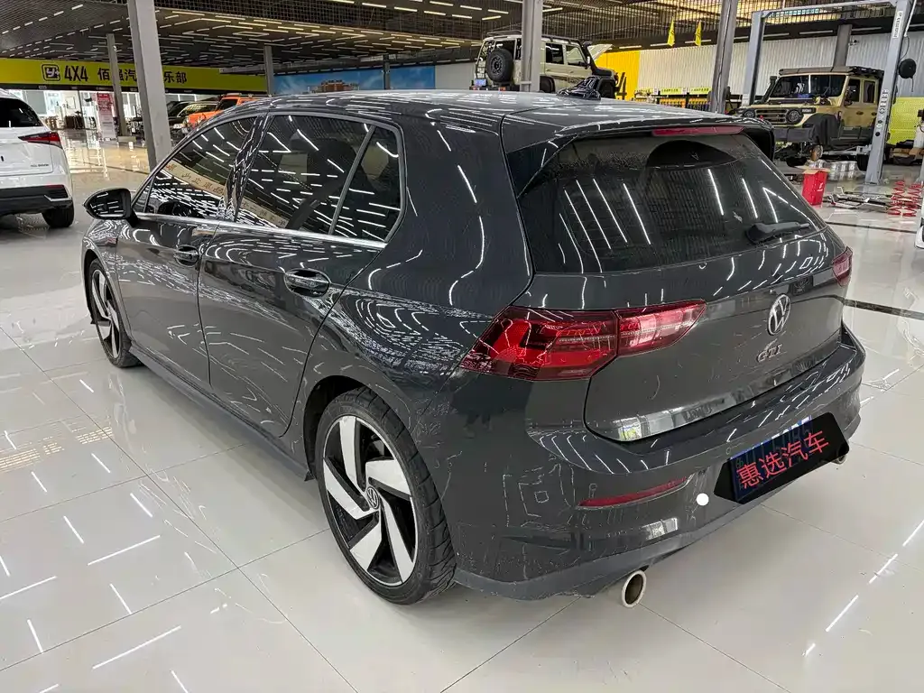 Volkswagen Golf GTI — фото 7