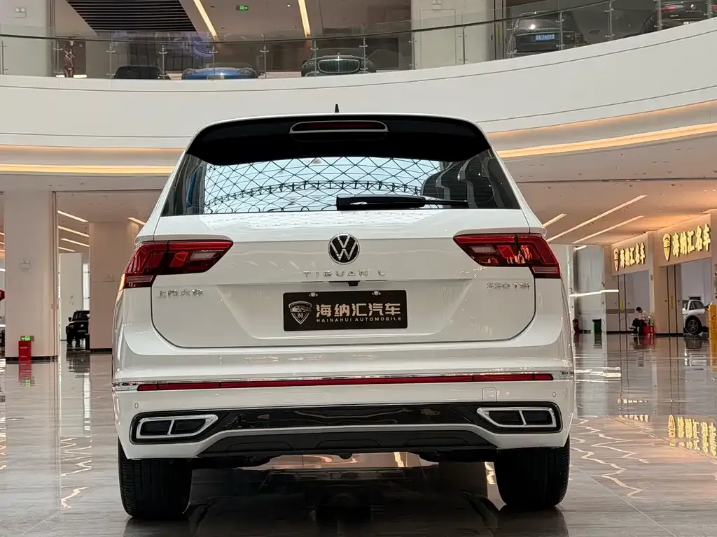 Volkswagen Tiguan L — фото 6