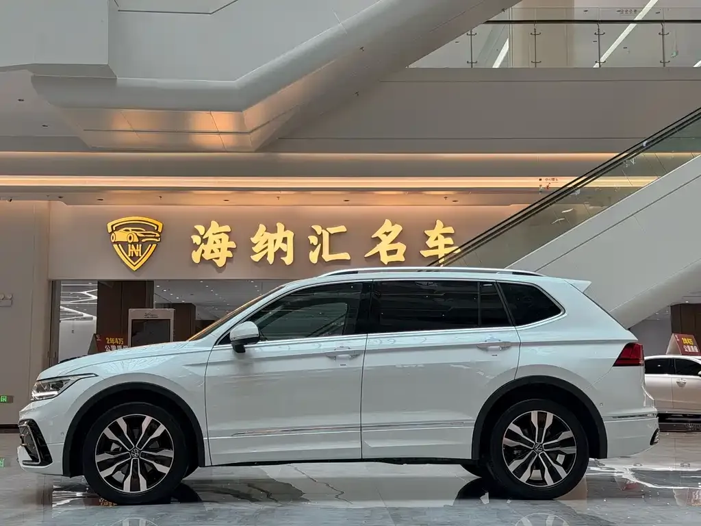 Volkswagen Tiguan L — фото 4