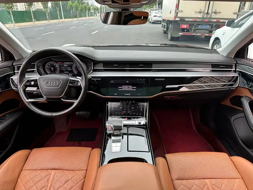 Audi A8 — фото 10