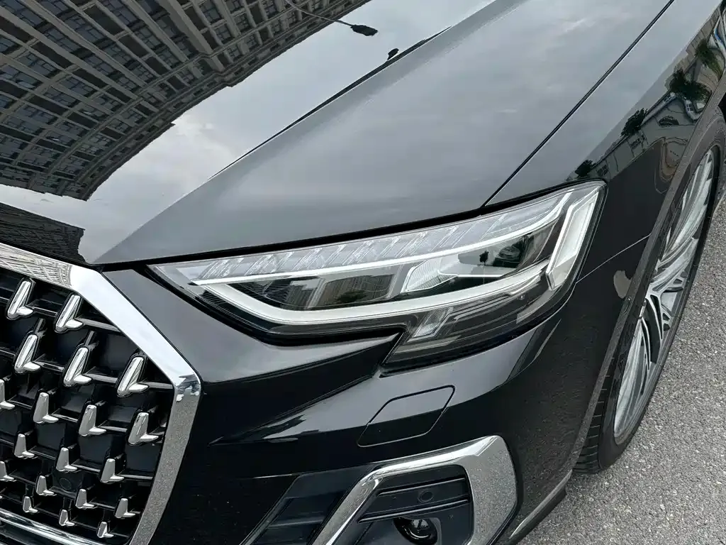 Audi A8 — фото 6