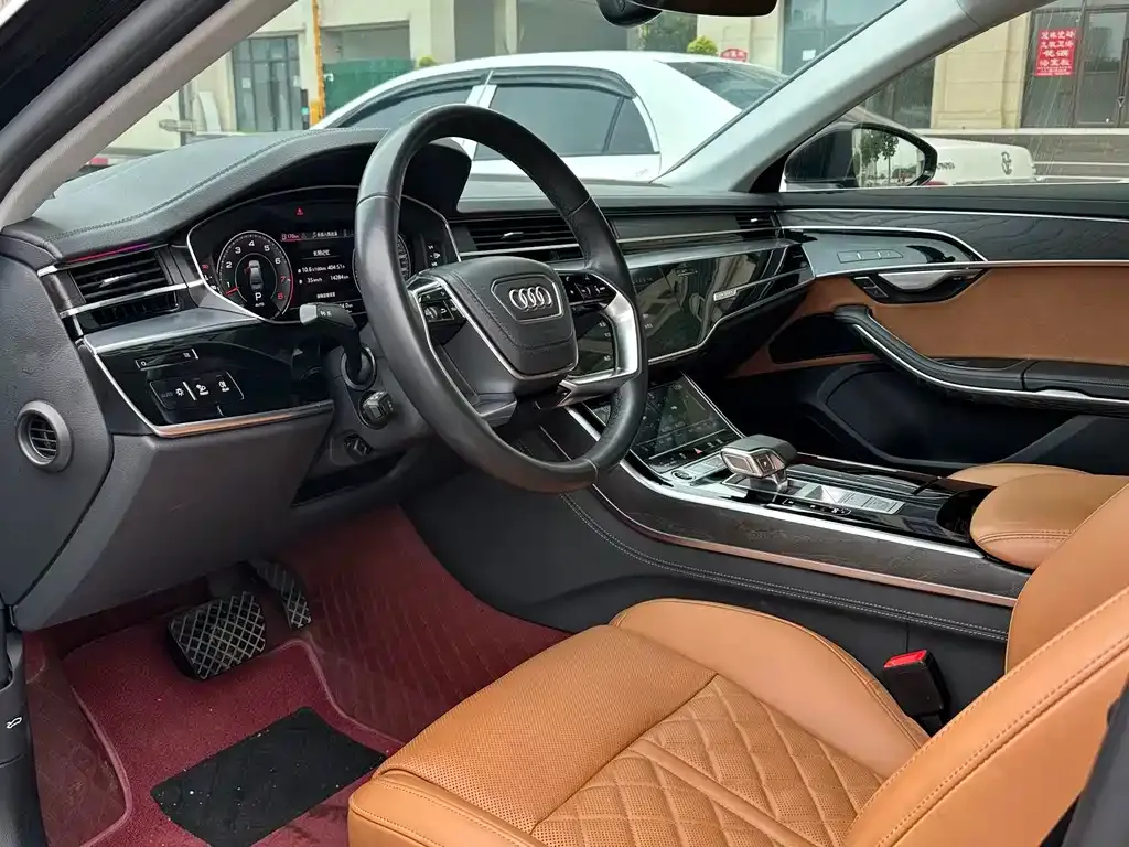 Audi A8 — фото 9