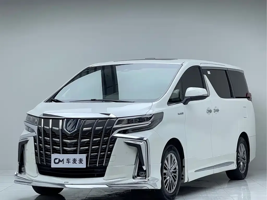 Toyota Alphard — фото 1