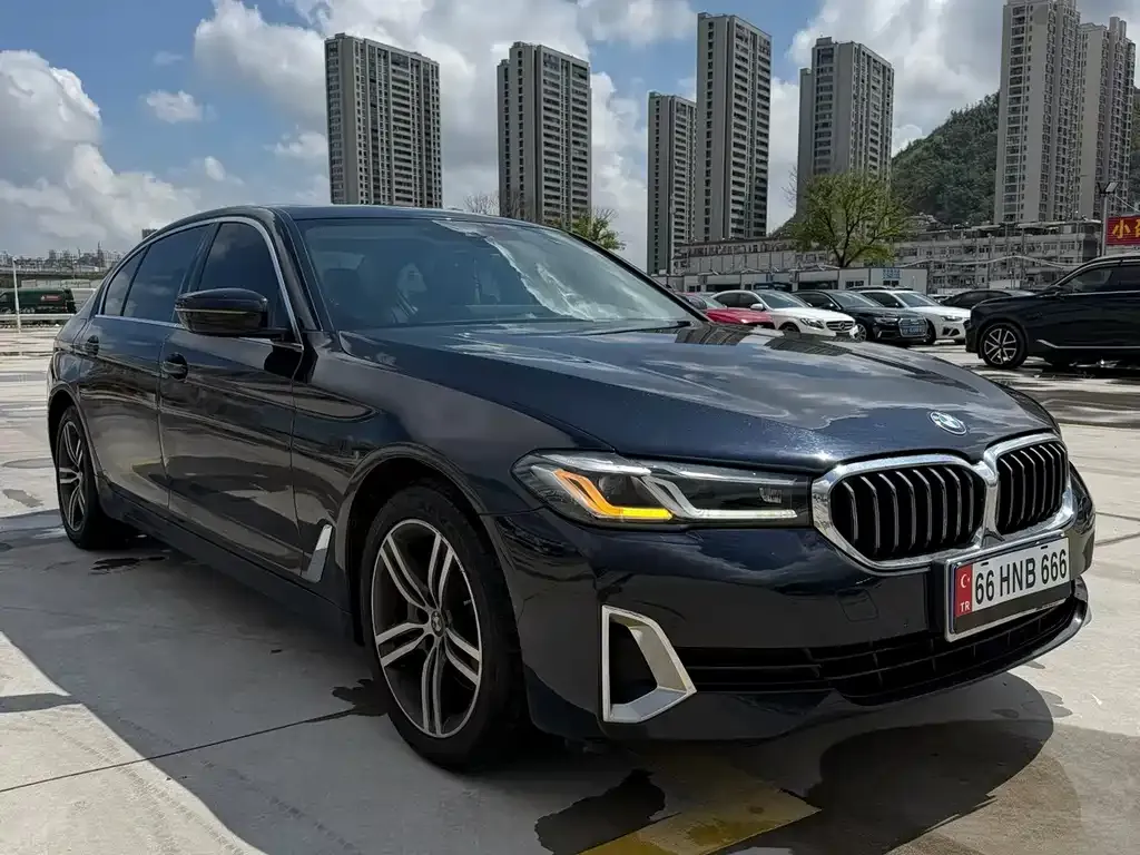 BMW 5 Series — фото 1