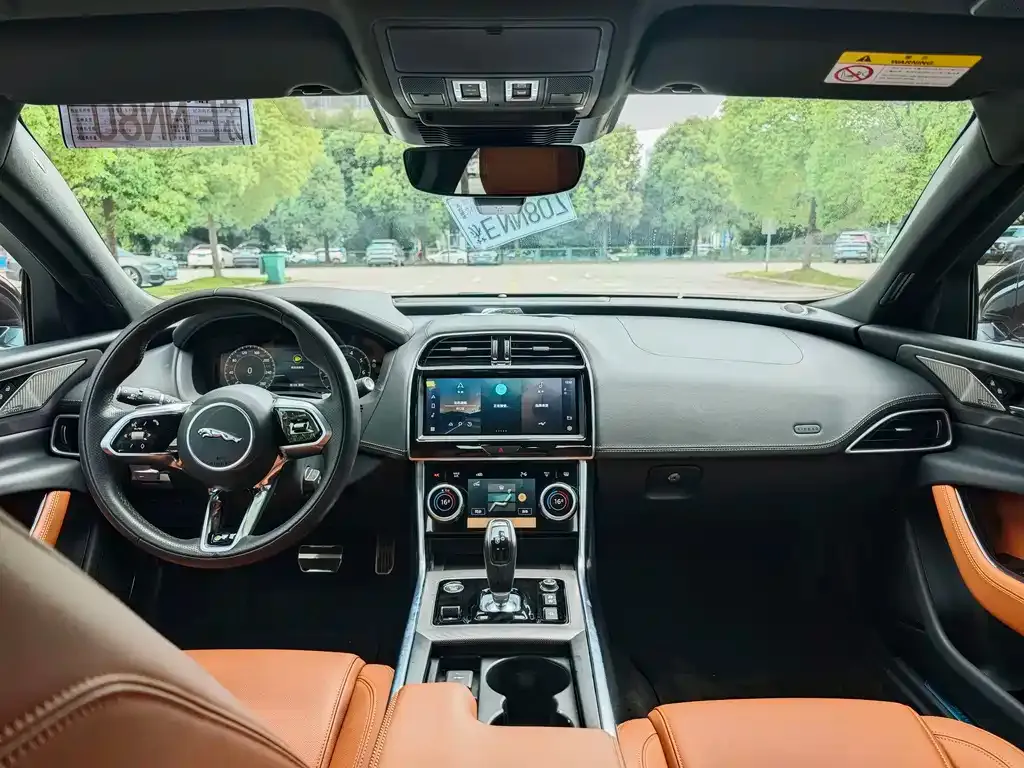 Jaguar XEL — фото 10