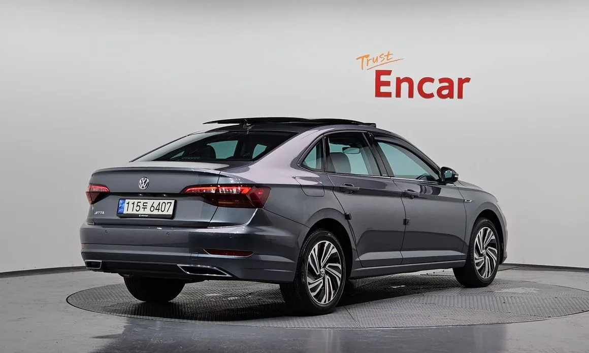 Volkswagen Jetta — фото 5