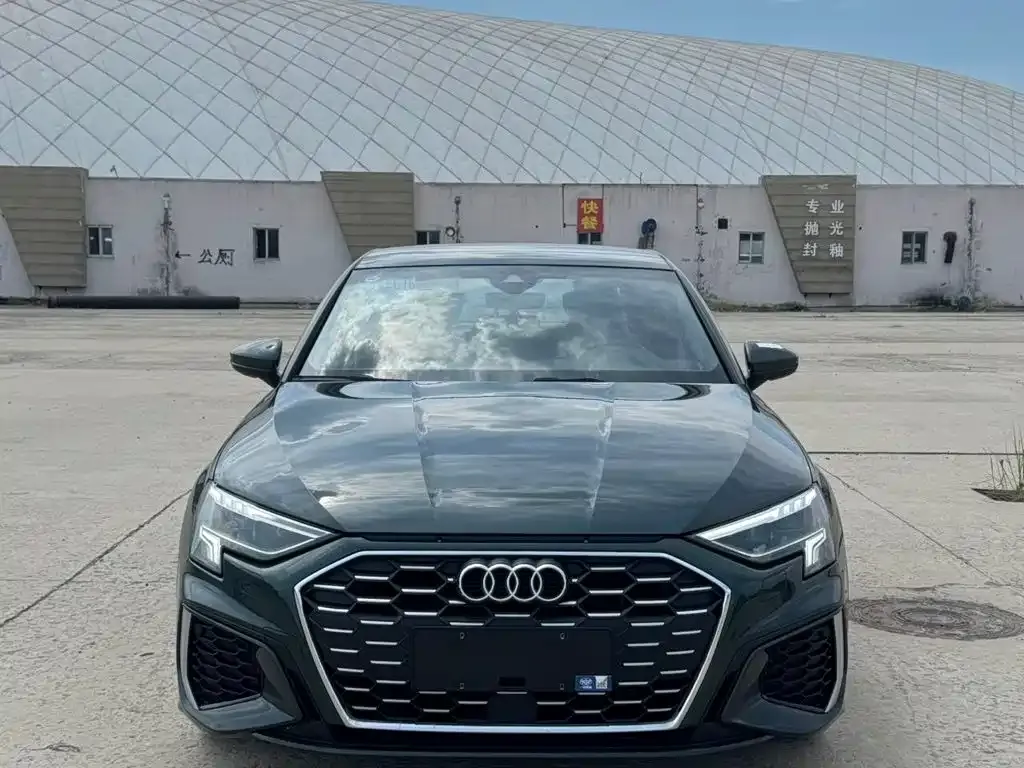 Audi A3 — фото 1
