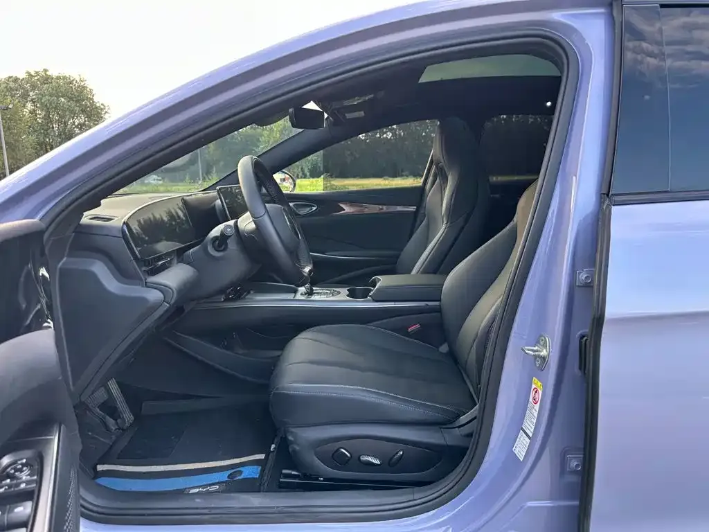 BYD Seal — фото 8