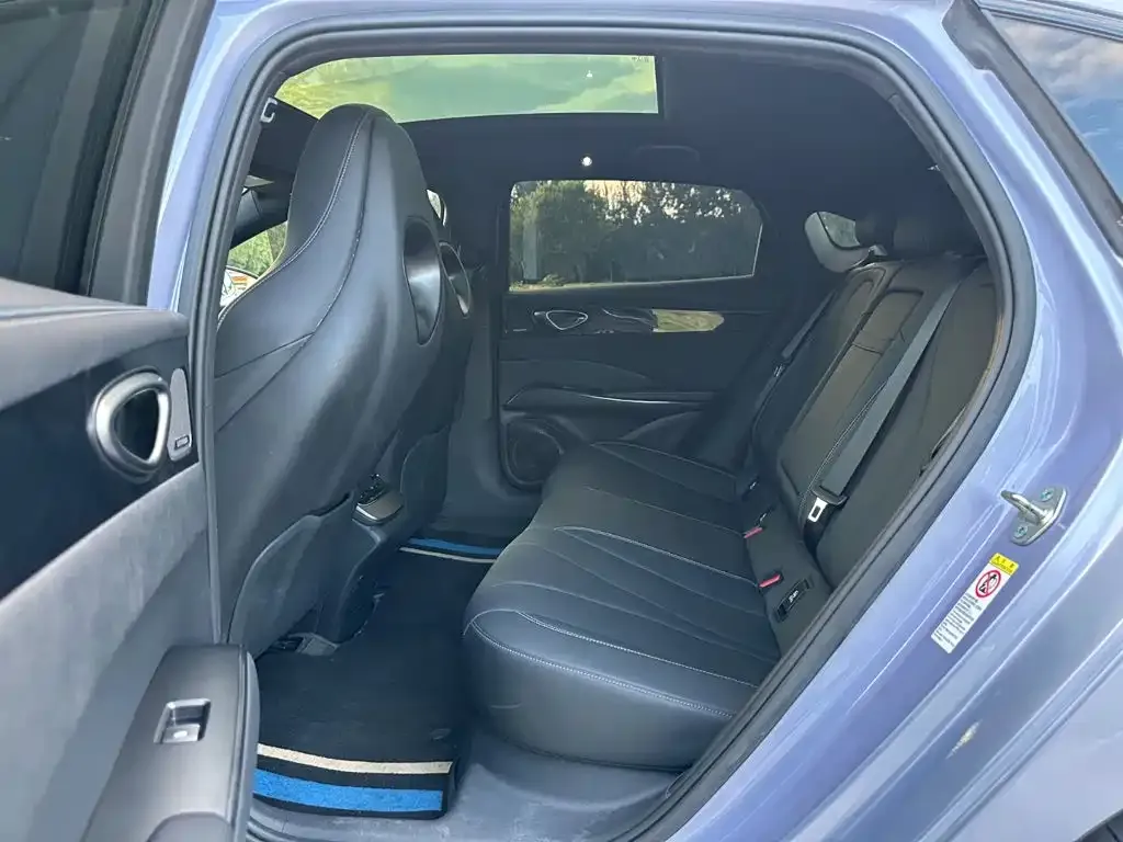 BYD Seal — фото 10