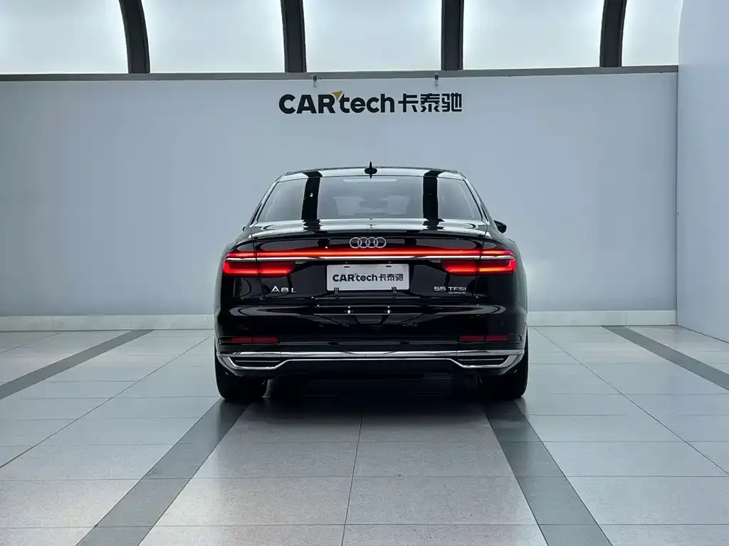 Audi A8 — фото 2