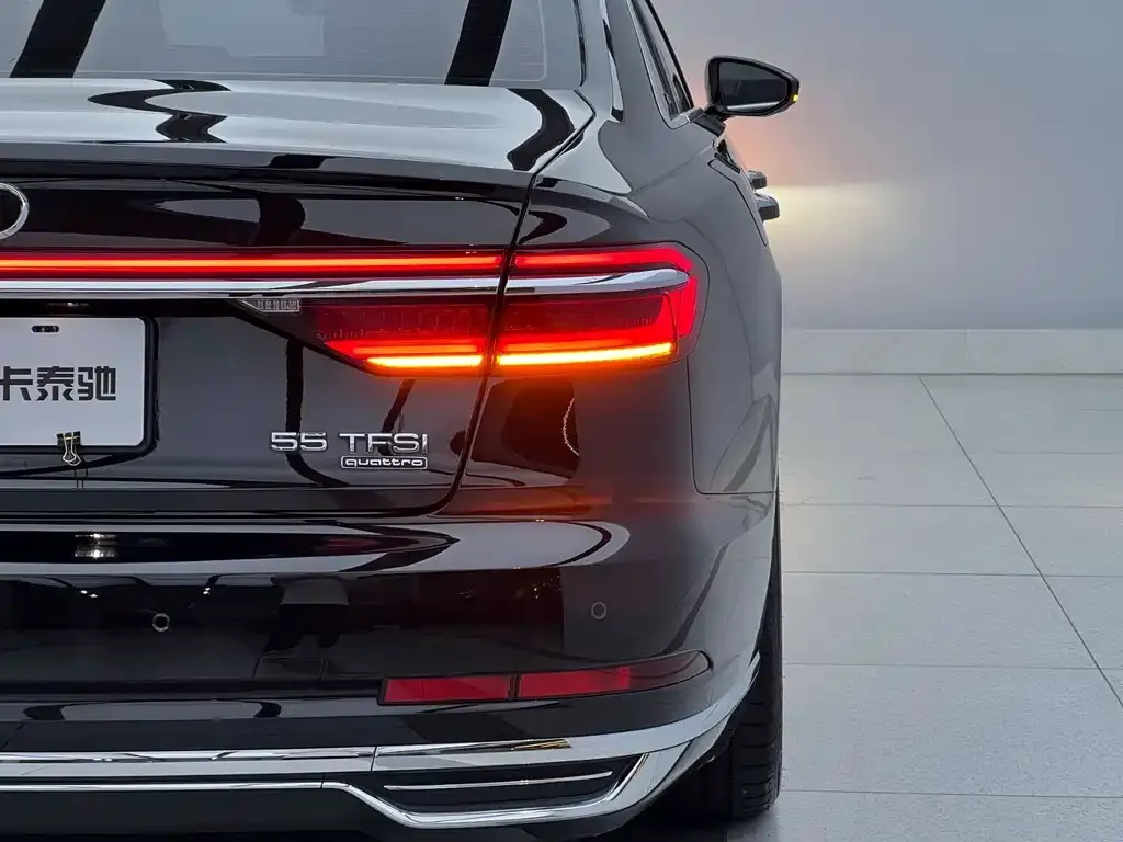 Audi A8 — фото 4