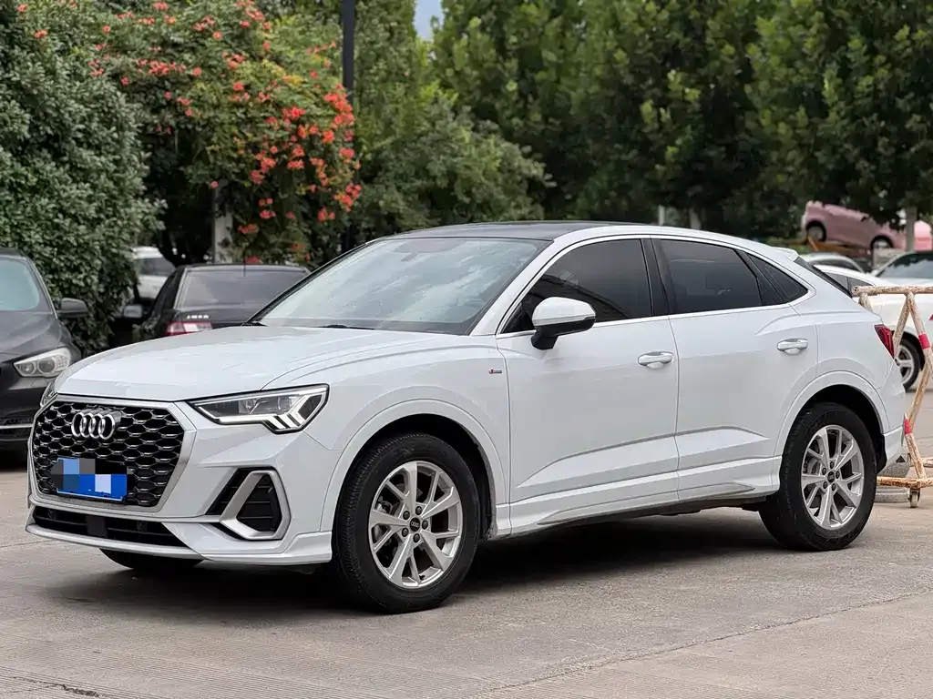Audi Q3 Sportback — фото 1