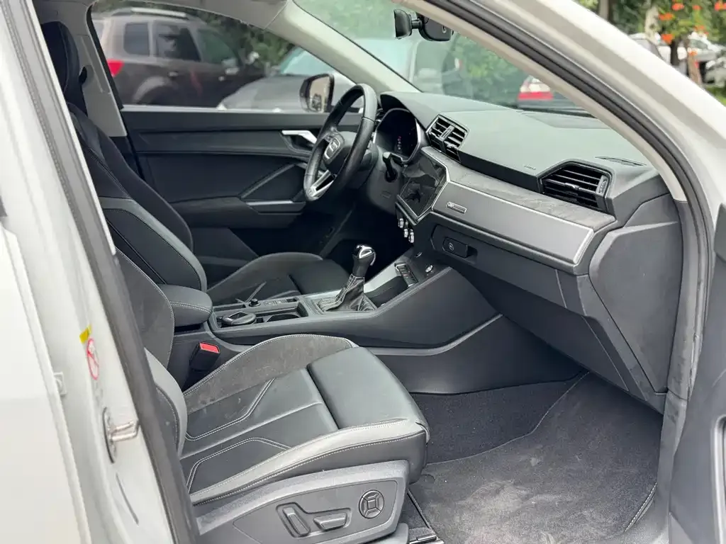 Audi Q3 Sportback — фото 10