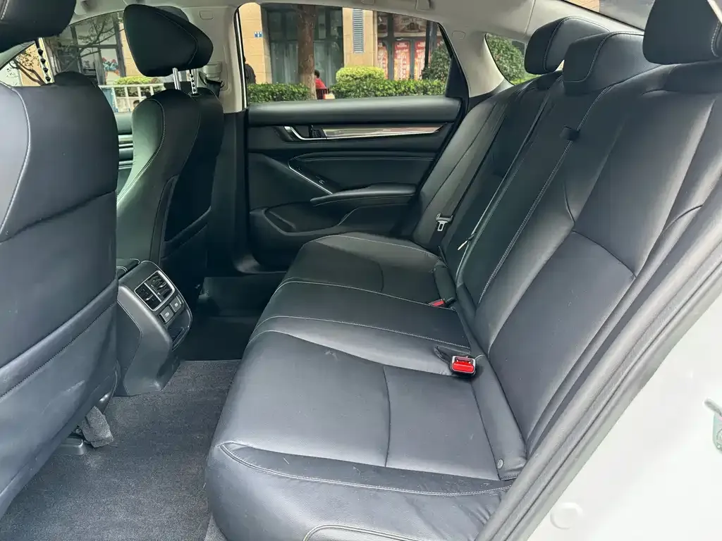 Honda Accord — фото 2