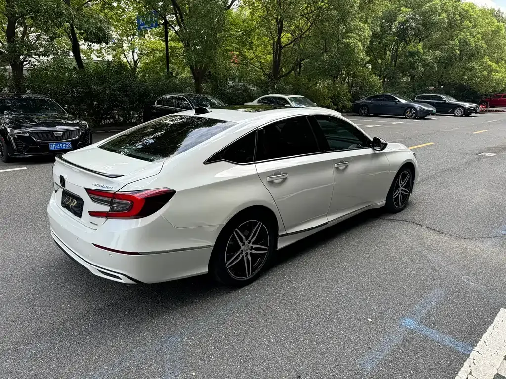 Honda Accord — фото 4