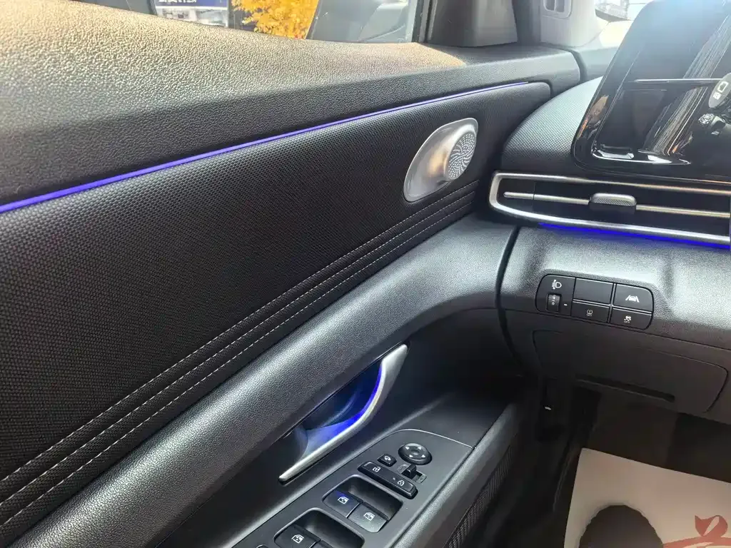 Hyundai Elantra — фото 10