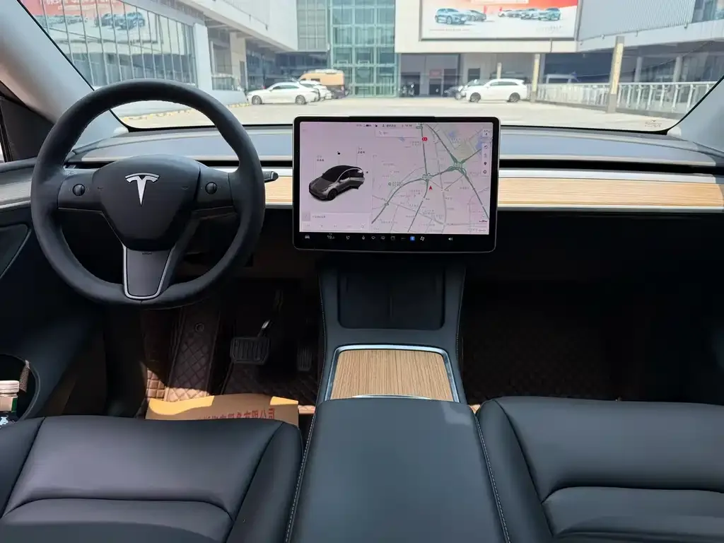 Tesla Model Y — фото 5