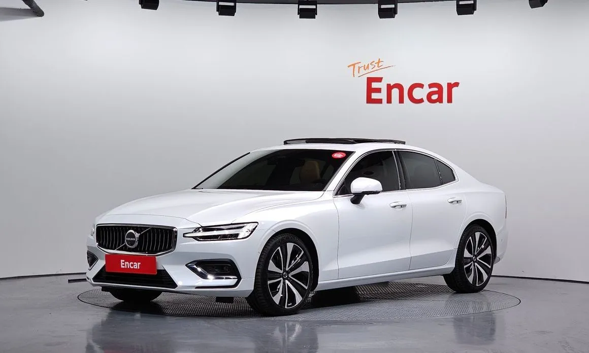 Volvo S60 — фото 1