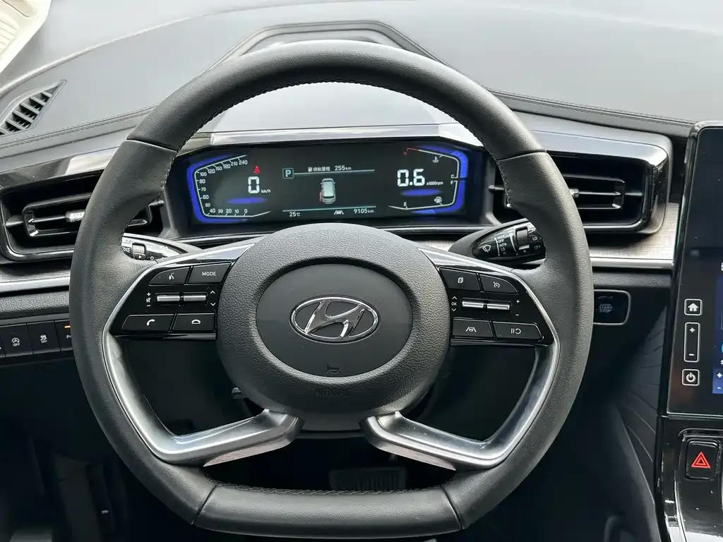 Hyundai Custo — фото 5