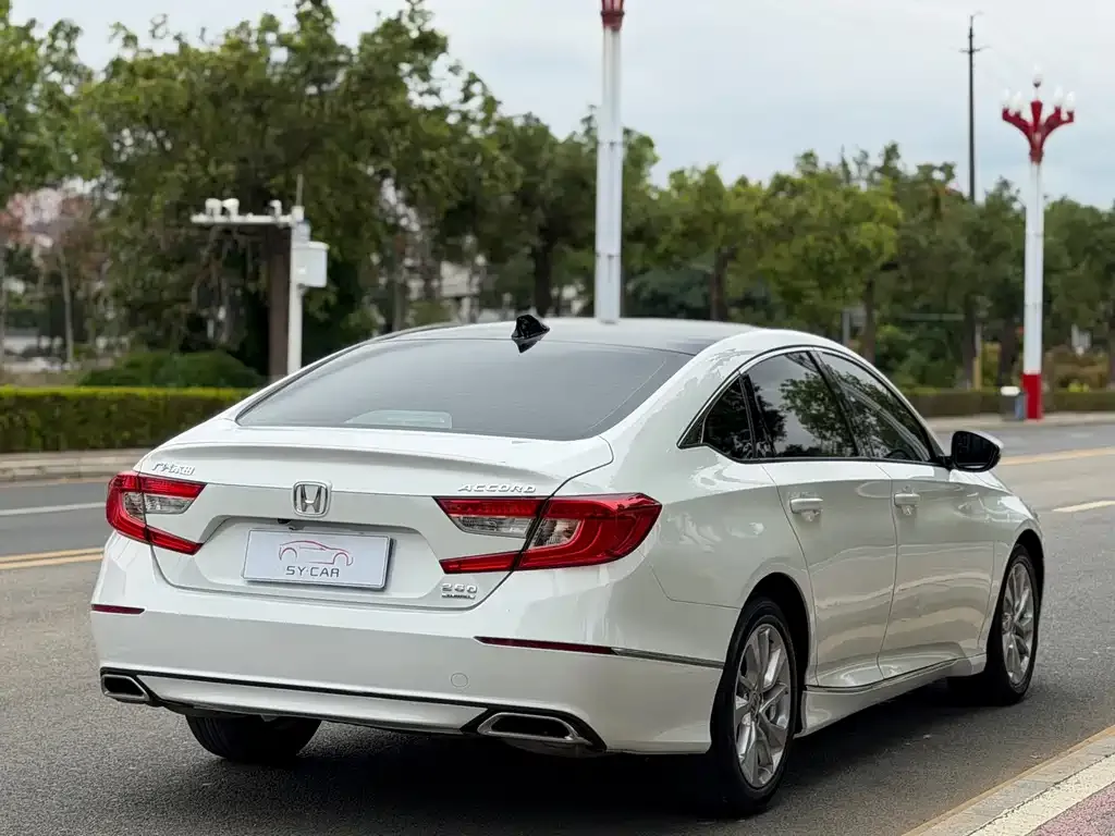 Honda Accord — фото 2
