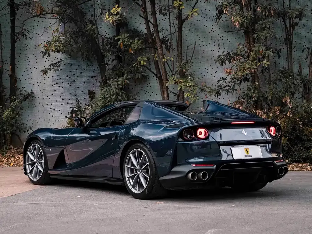 Ferrari 812 — фото 6
